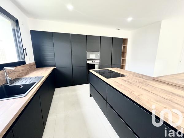 Maison à vendre 7 pièces 177 m² Saint-Barthélemy-d'Anjou