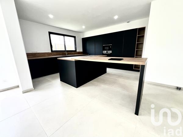 Maison à vendre 7 pièces 177 m² Saint-Barthélemy-d'Anjou