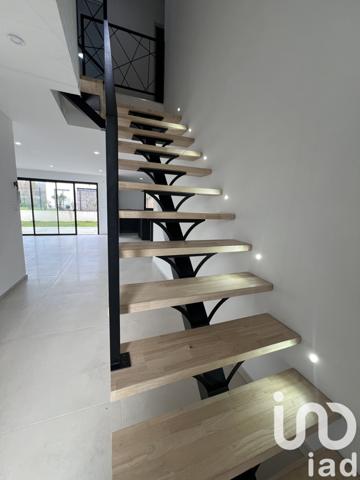 Maison à vendre 7 pièces 177 m² Saint-Barthélemy-d'Anjou