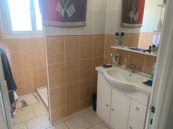 Pau (64000) PAU (64) Entre TOTAL et AUCHAN , Appt T3 d’environ 90m2 en rdj avec Dépendances d’environ 5