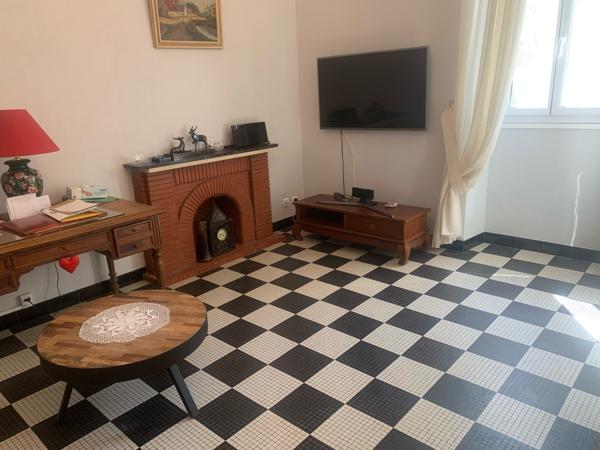 Pau (64000) PAU (64) Entre TOTAL et AUCHAN , Appt T3 d’environ 90m2 en rdj avec Dépendances d’environ 5