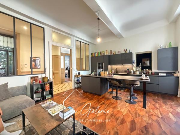 MAGNIFIQUE APPARTEMENT RENOVE EN HYPER CENTRE DE GRENOBLE