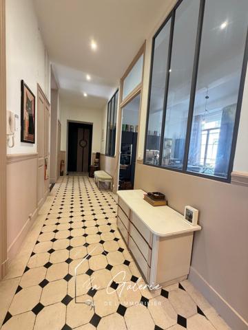 MAGNIFIQUE APPARTEMENT RENOVE EN HYPER CENTRE DE GRENOBLE