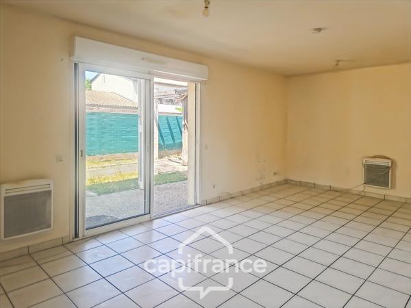 Appartement rez de chaussé situé dans une résidence sénior, commodités à pied