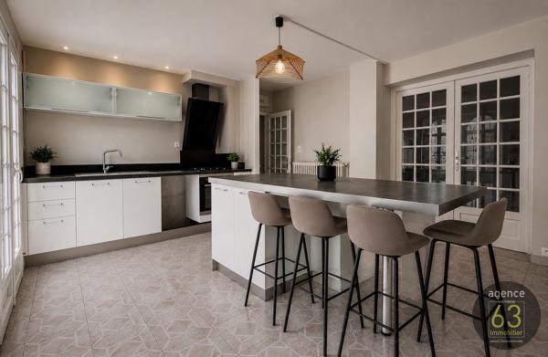 Secteur Privilégié pour cette belle maison de 205 m2 avec terrain et vaste sous-sol