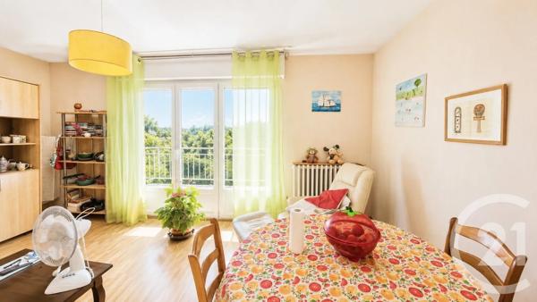 Appartement F4 à vendre  4 pièces - 67,67 m 2   LA ROCHETTE  - 73