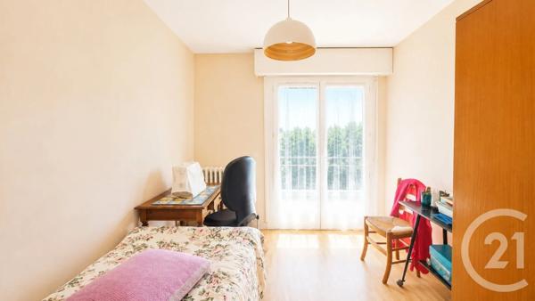 Appartement F4 à vendre  4 pièces - 67,67 m 2   LA ROCHETTE  - 73
