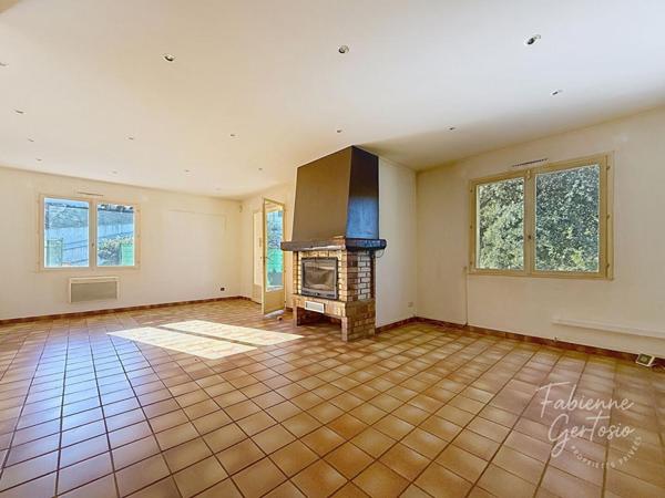 SOLLIES-VILLE! Maison de famille de 149m2 sur terrain de 714m2 sans vis-à-vis