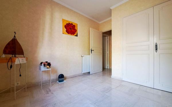 Maison à vendre    9 pièces • 234 m2 Vallauris