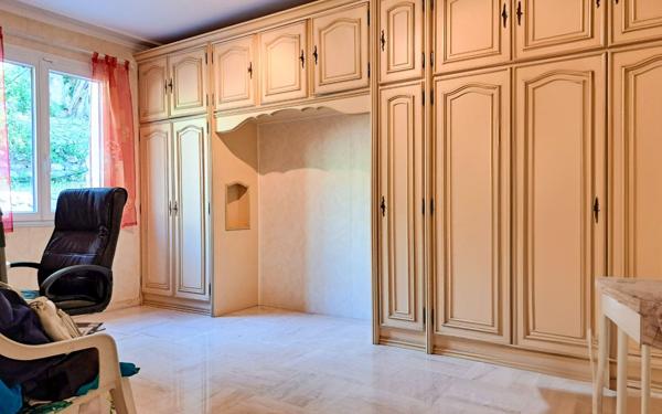 Maison à vendre    9 pièces • 234 m2 Vallauris