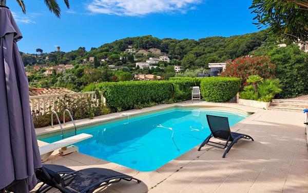 Maison à vendre    9 pièces • 234 m2 Vallauris