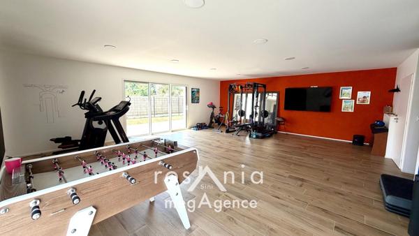 Maison à TALMONT-SAINT-HILAIRE, 85440 - 6 pièces 245m²