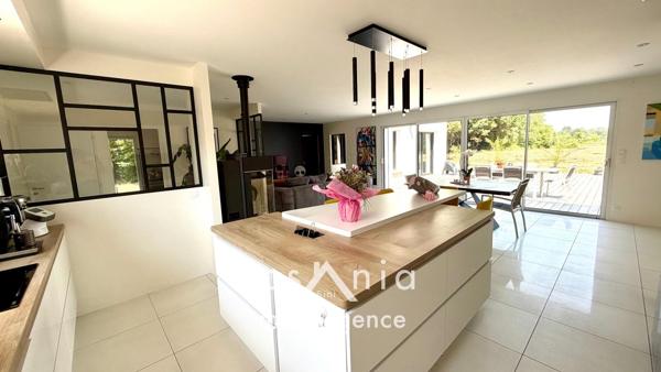 Maison à TALMONT-SAINT-HILAIRE, 85440 - 6 pièces 245m²