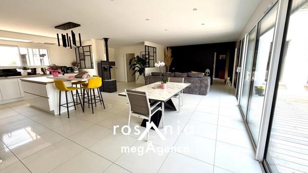 Maison à TALMONT-SAINT-HILAIRE, 85440 - 6 pièces 245m²