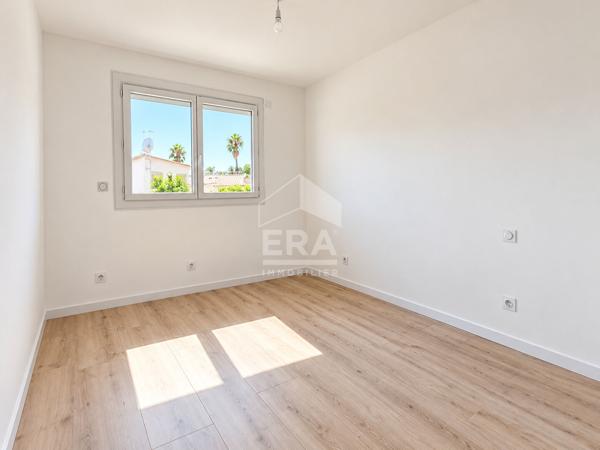 À vendre à Canet-en-Roussillon : Appartement 4 pièces en dernier étage avec garage et parking.