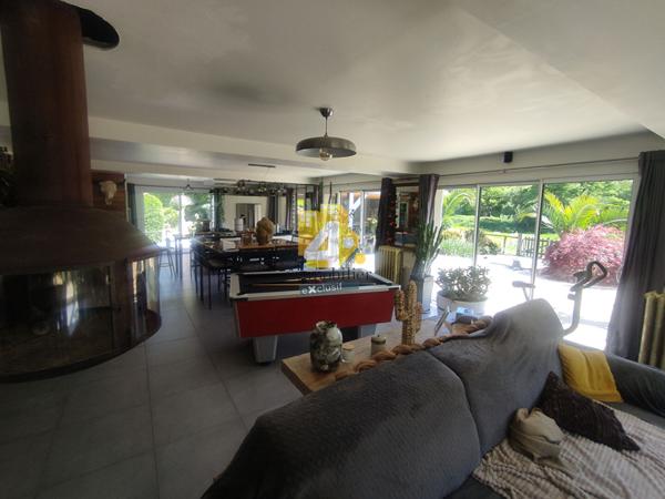 Maison - 5 pièces - 183 m²