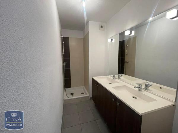 Appartement à louer 4 pièces 80.36m² Pau (64000)