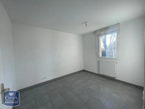 Appartement à louer 4 pièces 80.36m² Pau (64000)