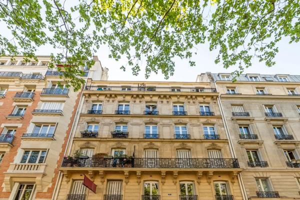Ecole Militaire/ Motte Picquet - PARIS