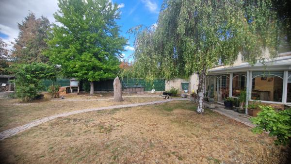 Maison à vendre à Combs-la-Ville - 4 chambres - 360 000 