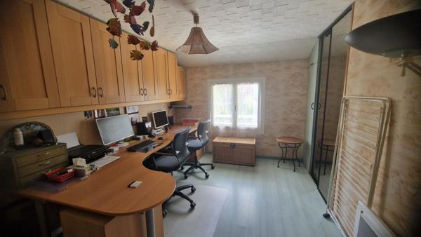 Maison à vendre à Combs-la-Ville - 4 chambres - 360 000 