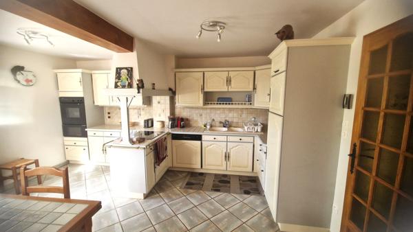 Maison à vendre à Combs-la-Ville - 4 chambres - 360 000 