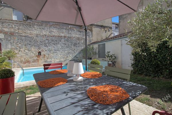 AGEN - Maison de caractère de 215 m² rénovée avec jardin, piscine et garage quartier CARNOT.