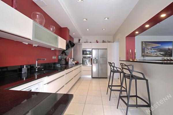 AGEN - Maison de caractère de 215 m² rénovée avec jardin, piscine et garage quartier CARNOT.