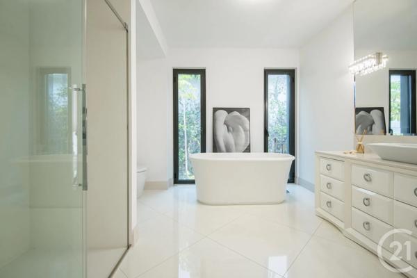 Appartement F3 à vendre  3 pièces - 128,27 m 2   NICE  - 06