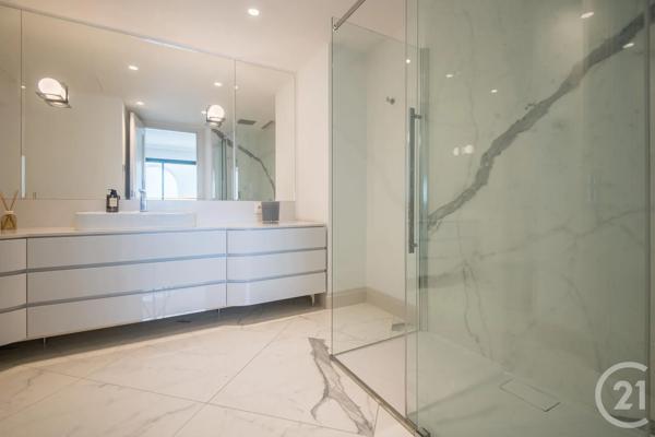 Appartement F3 à vendre  3 pièces - 128,27 m 2   NICE  - 06