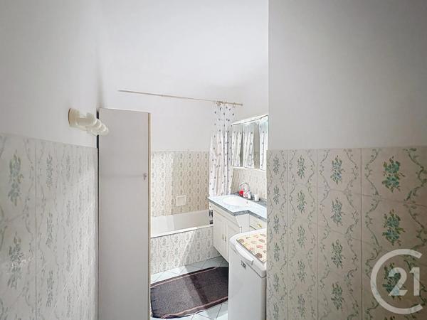 Appartement T2 à vendre  2 pièces - 40,75 m 2   CAVALAIRE SUR MER  - 83