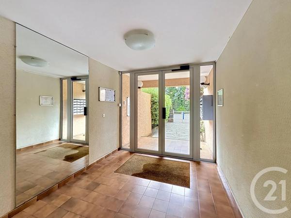 Appartement T2 à vendre  2 pièces - 40,75 m 2   CAVALAIRE SUR MER  - 83