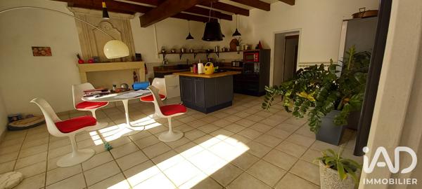 Maison à vendre 5 pièces 236 m² Saint-Bonnet-sur-Gironde