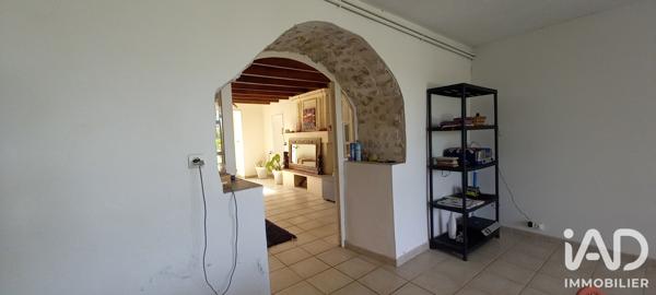 Maison à vendre 5 pièces 236 m² Saint-Bonnet-sur-Gironde