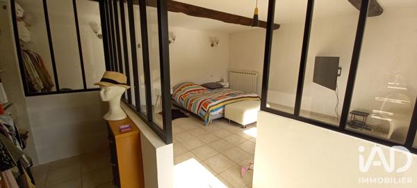 Maison à vendre 5 pièces 236 m² Saint-Bonnet-sur-Gironde