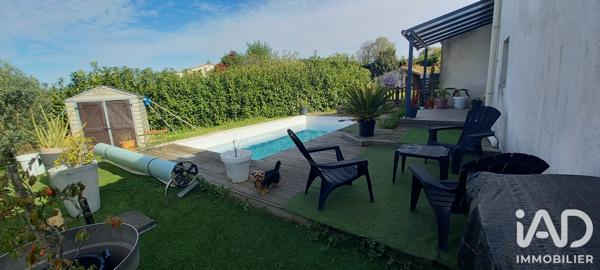 Maison à vendre 5 pièces 236 m² Saint-Bonnet-sur-Gironde