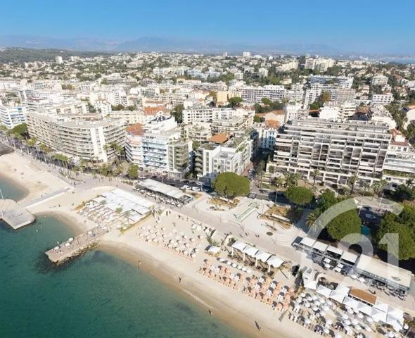 Appartement à vendre  3 pièces - 68,25 m 2   ANTIBES  - 06