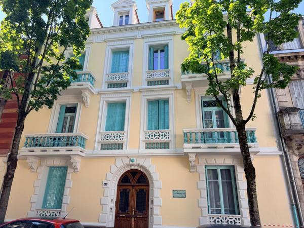 Appartement avec double entrée dans une belle résidence