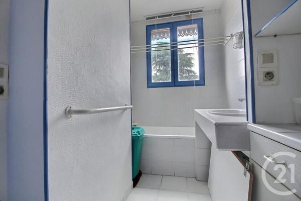 Appartement F1 à vendre  1 pièce - 28 m2 LE PRE ST GERVAIS - 93