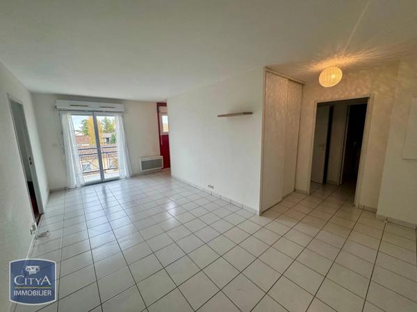 Appartement à louer 2 pièces 54.2m²