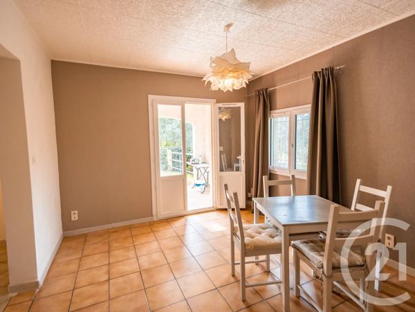 Maison à vendre  8 pièces - 239 m 2   OLLIOULES  - 83