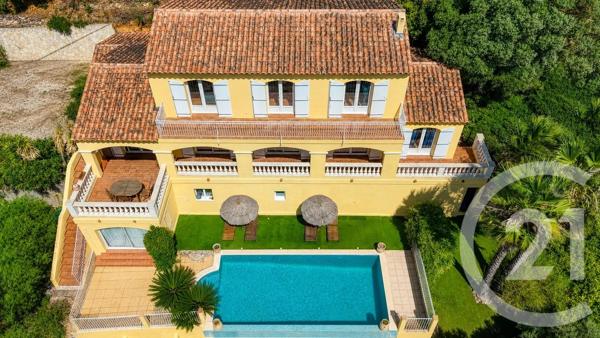 Maison à vendre  8 pièces - 239 m 2   OLLIOULES  - 83
