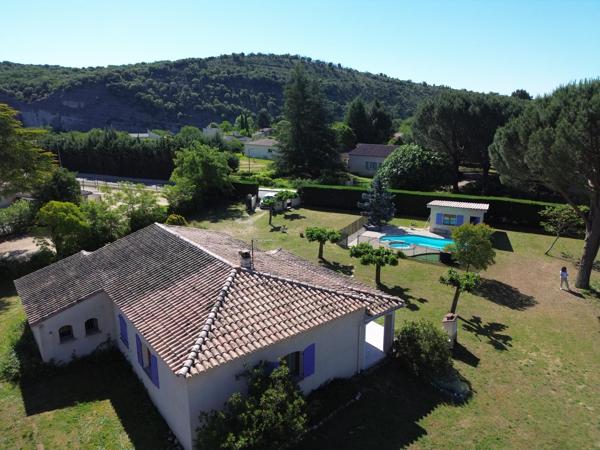 Maison avec piscine 3500m² de jardin