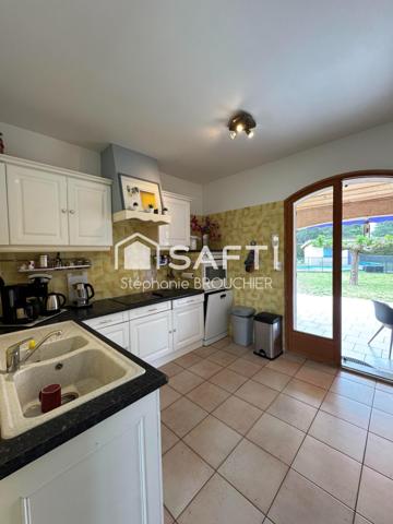 Maison avec piscine 3500m² de jardin