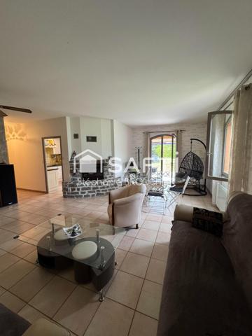 Maison avec piscine 3500m² de jardin