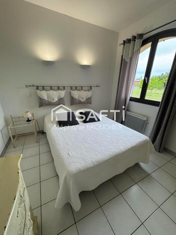 Maison avec piscine 3500m² de jardin
