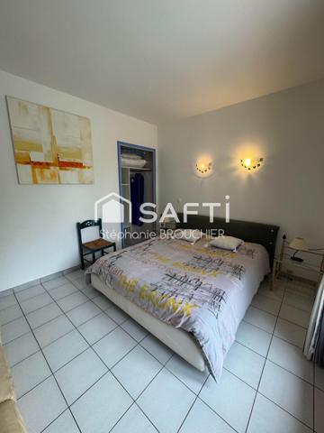 Maison avec piscine 3500m² de jardin