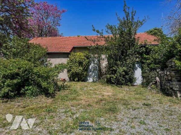 Située dans les Hauteurs d'Agon-Coutainville, à quelques pas du bourg et des commerces, cette m...