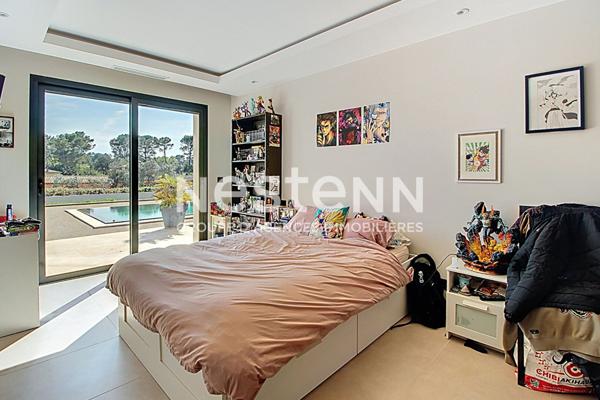 LORGUES - Villa contemporaine d exception avec prestations haut de gamme