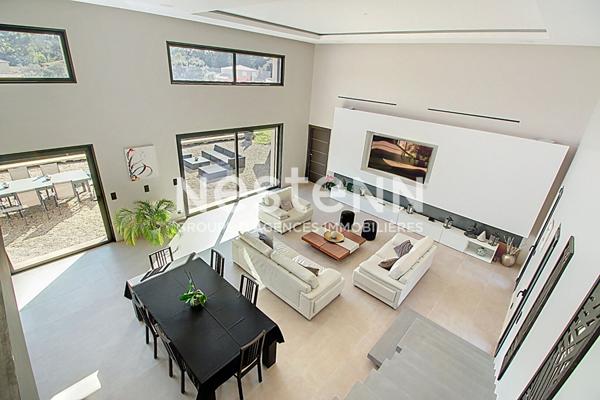 LORGUES - Villa contemporaine d exception avec prestations haut de gamme